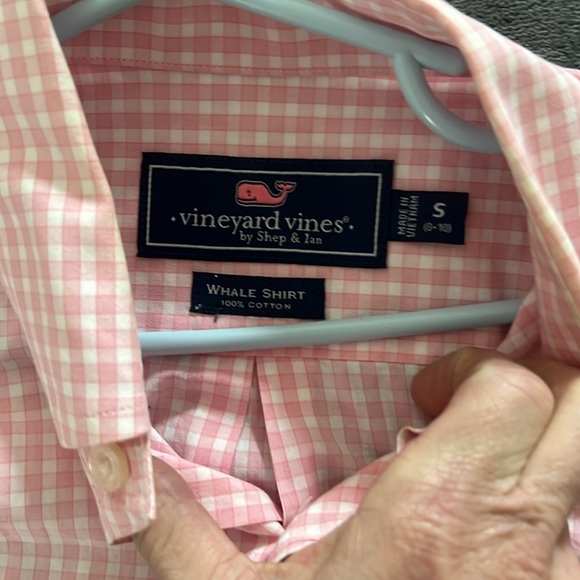 vineyard vines boys button down in like new condition- worn once - Picture 2 of 3